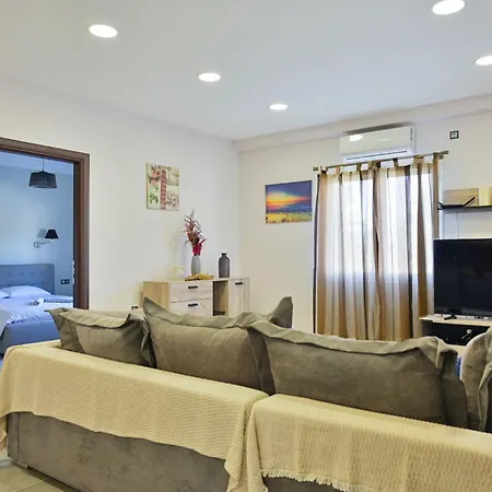 Iskander Roda (Corfu)