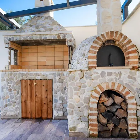 Iskander Villa